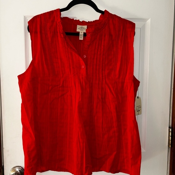 St. John's Bay NWT Sleeveless Red Lightweight Shirt XL - Picture 3 of 3